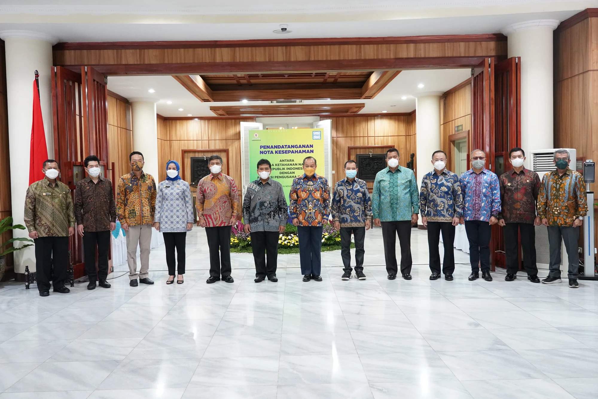 LAPORAN TAHUNAN APINDO Provinsi Sulawesi Tenggara 2021